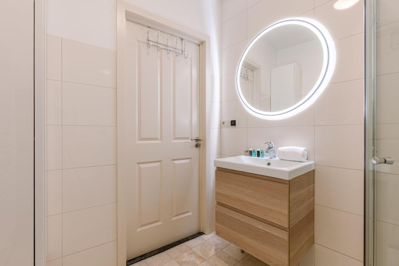 Authentic Apartment In The Heart Of Anversa Esterno foto