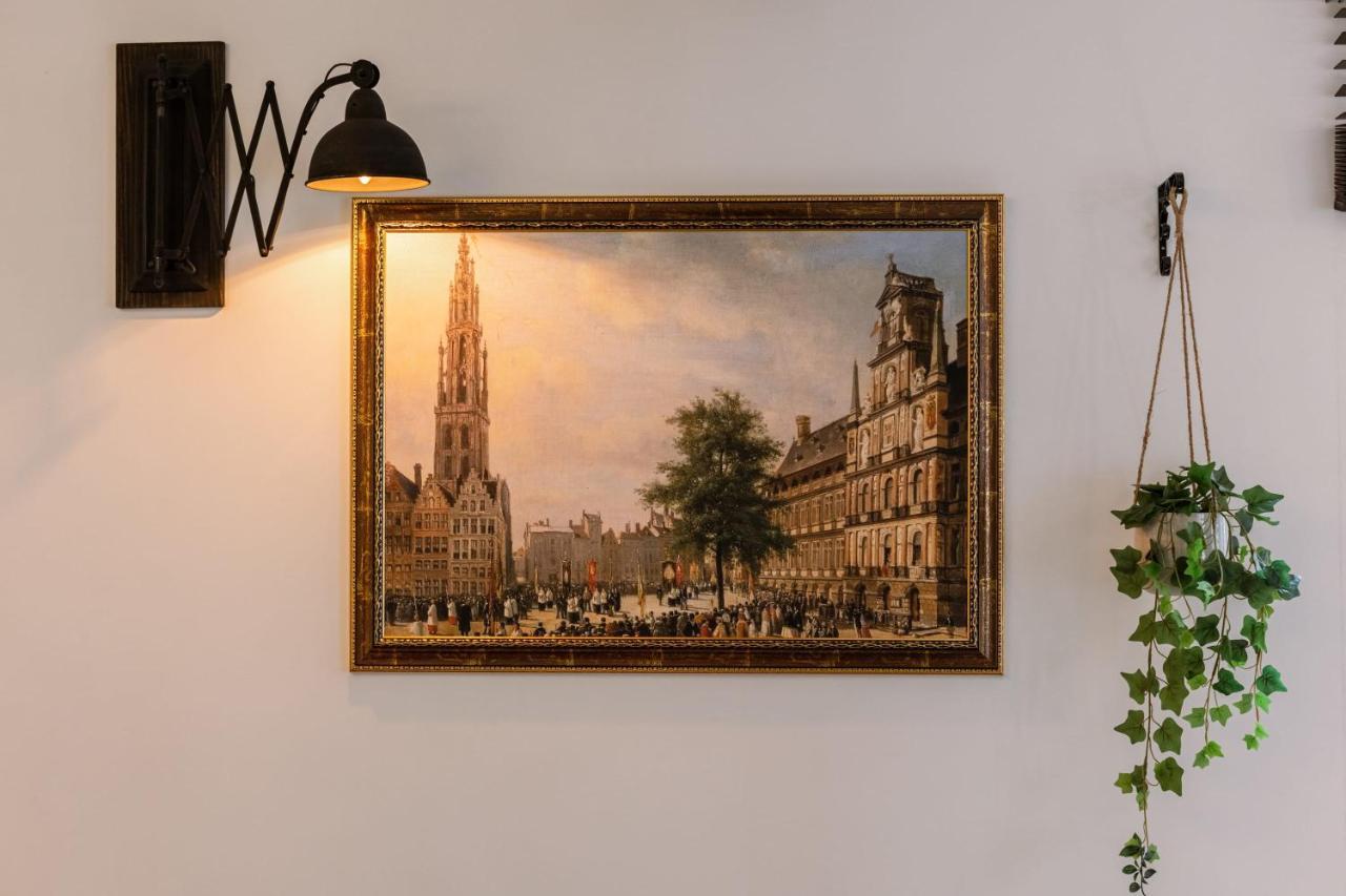 Authentic Apartment In The Heart Of Anversa Esterno foto