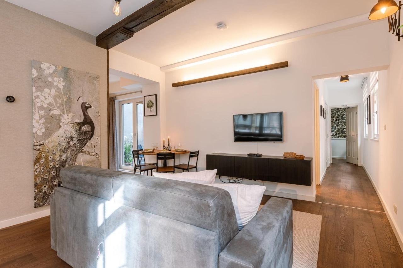 Authentic Apartment In The Heart Of Anversa Esterno foto